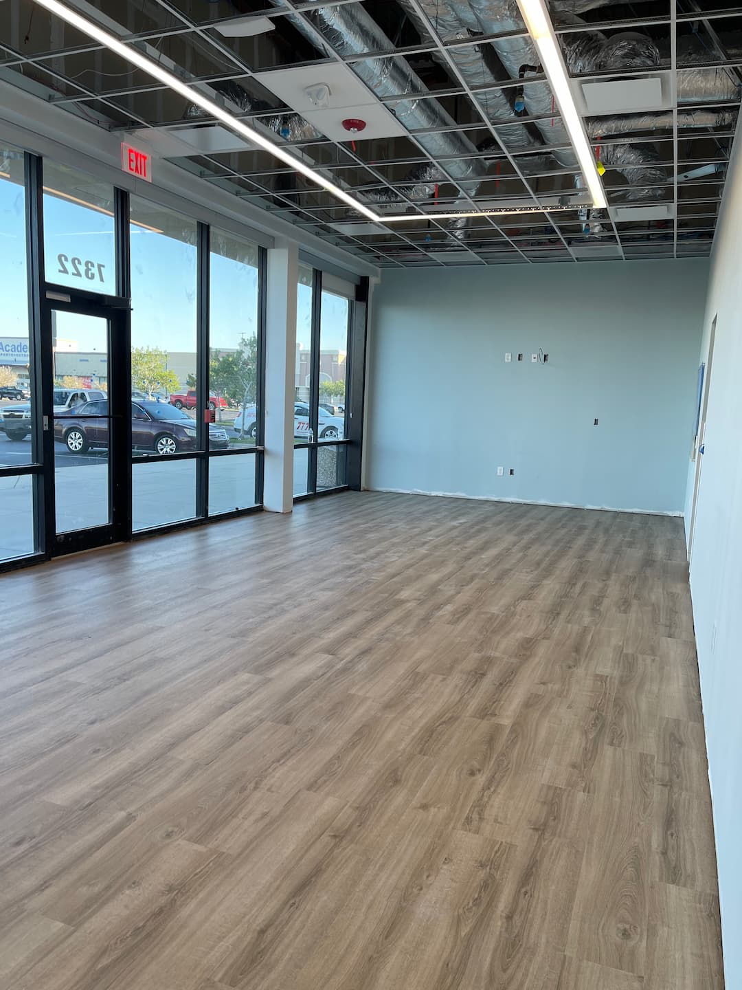 Commercial flooring installer in Largo by SVR FLOORS
