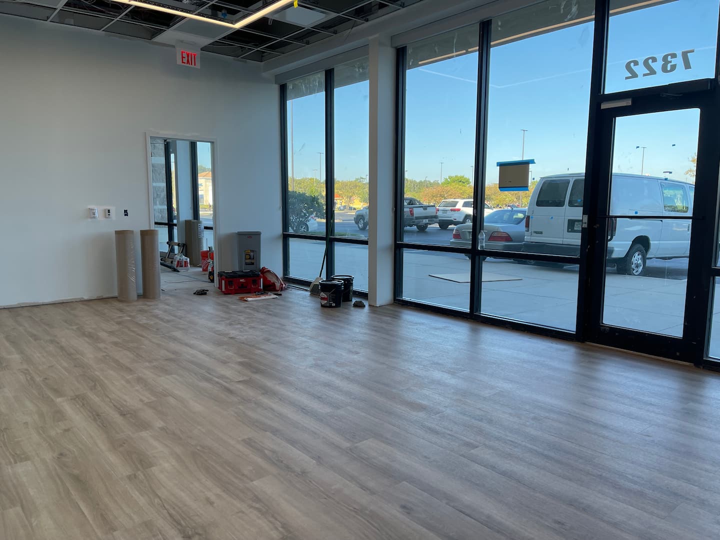 Commercial flooring installer Largo for retail spaces